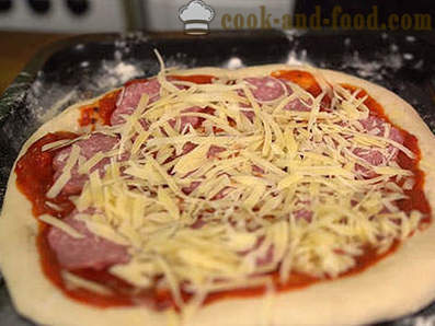 Pizza com chouriço - a receita mais fácil