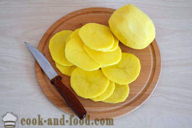Caçarola de batata com cogumelos e queijo