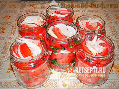 Salada doce de tomates vermelhos no inverno