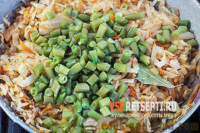 Ensopado de legumes vegetariano com repolho