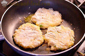 Panquecas de batata com queijo e cebola verde