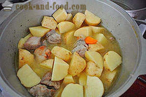 Carne assada e batatas