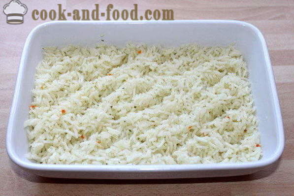 Caçarola do arroz de couve-flor com almôndegas