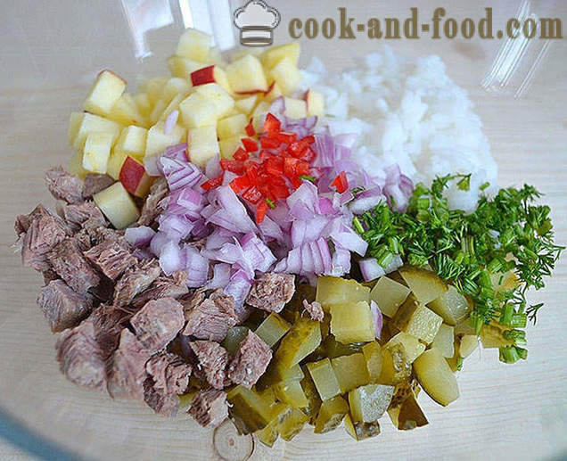 Salada da carne com arroz