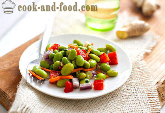 Salada primavera luz do feijão e legumes