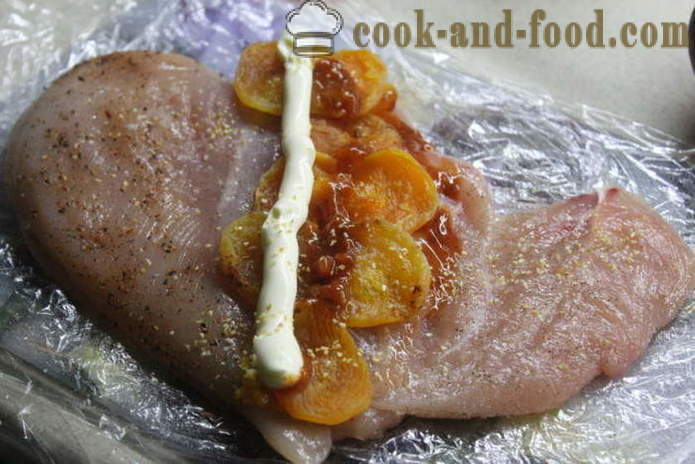 Rolos de frango com abacaxi e damascos - como fazer rolos de frango, com um passo a passo fotos de receitas