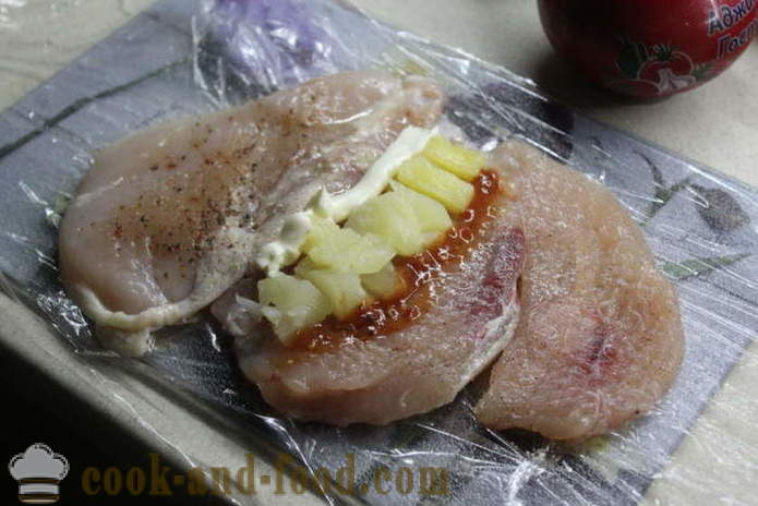 Rolos de frango com abacaxi e damascos - como fazer rolos de frango, com um passo a passo fotos de receitas