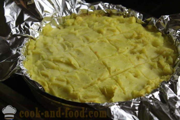 Torta de batata Inglês com carne e cogumelos - como cozinhar um guisado de batatas e carne, com um passo a passo fotos de receitas