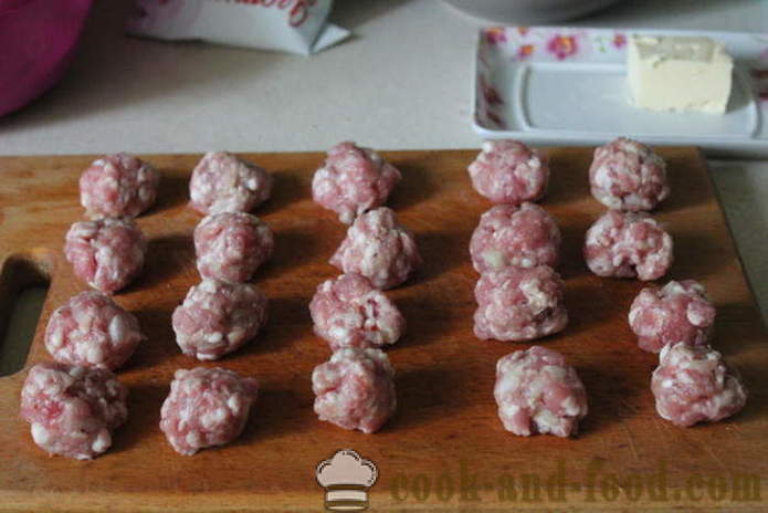 Almôndegas de carne de porco com cogumelos e molho de creme - Como preparar bolas de carne de carne e cogumelos picados, um passo a passo fotos de receitas