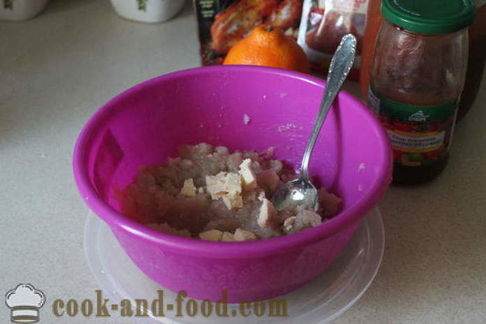 Mitboly Chicken - como cozinhar almôndegas em molho, passo a passo foto-receita de molho mitbolov