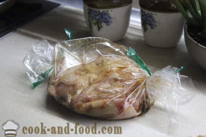 Coxas de frango assado na manga - como um delicioso coxas de frango assado no forno com molho de soja, um passo a passo fotos de receitas