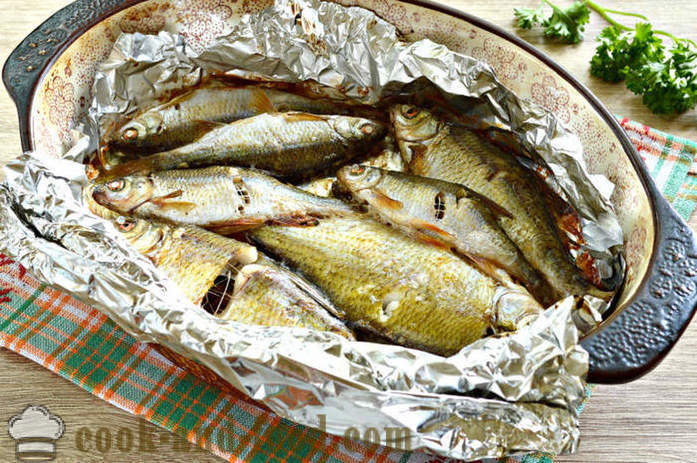Pequeno peixe assado no forno - como cozinhar um delicioso peixe pequeno rio, passo a passo fotos de receitas