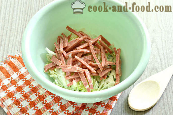 Salada com croutons, cenoura coreano, salsicha - Como preparar uma salada com croutons e maionese, um passo a passo fotos de receitas