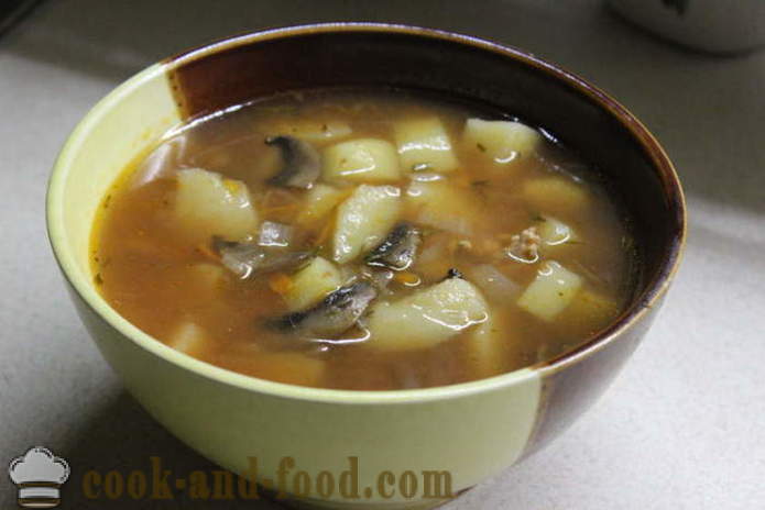 Sopa de lentilha com cogumelos e suco de tomate - Como fazer sopa de lentilha com tomate, fotos passo a passo receita