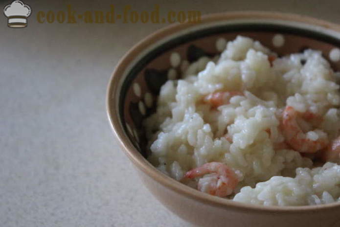 Arroz delicioso com camarão em tailandês - Como cozinhar o arroz com frutos do mar, um passo a receita passo com fotos