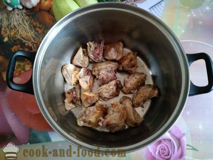 Guisado de carne com batatas e courgettes - como cozinhar um delicioso ensopado de legumes com abobrinha, um passo a passo fotos de receitas