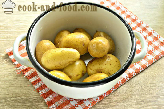 Cozidos novas batatas com alho e ervas - como cozinhar batatas novas saborosa e devidamente passo a passo fotos de receitas