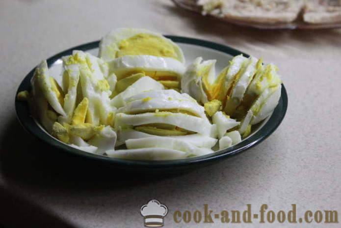 Salada em camadas com frango e cebola em conserva - Como preparar uma salada com cebola em conserva e de frango, com um passo a passo fotos de receitas