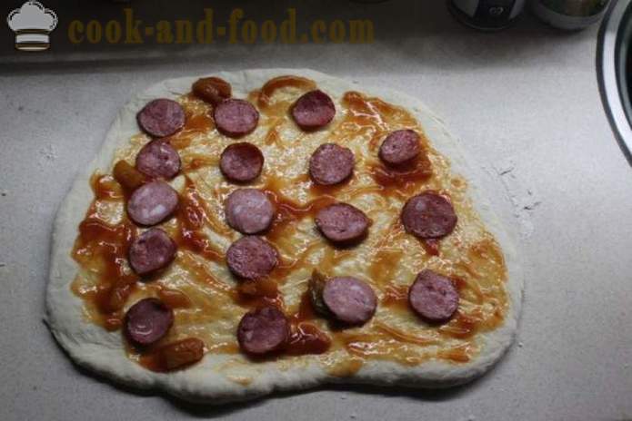 Stromboli - roll de pizza de massa fermentada, como fazer pizza em um rolo, um passo a passo fotos de receitas