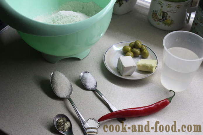 Fermento de pão cozido com azeitonas e pimentas - Como cozer pão italiano no forno, com um passo a passo fotos de receitas