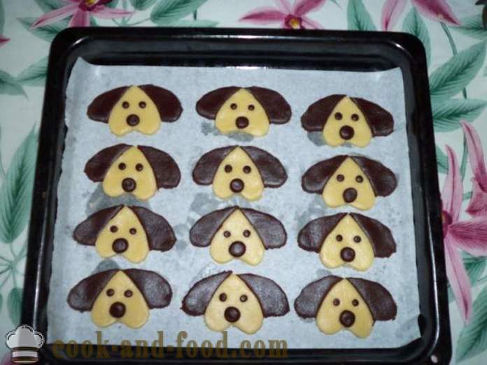 Bolinhos de shortbread do Natal sob a forma de um cão - como assar biscoitos na forma de um cão na véspera do Ano Novo, um passo a passo fotos de receitas