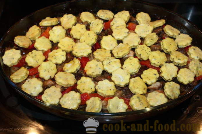 Uma receita simples para bolinhos no forno - como cozinhar rosquinhas no forno com cogumelos e carne, com um passo a passo fotos de receitas