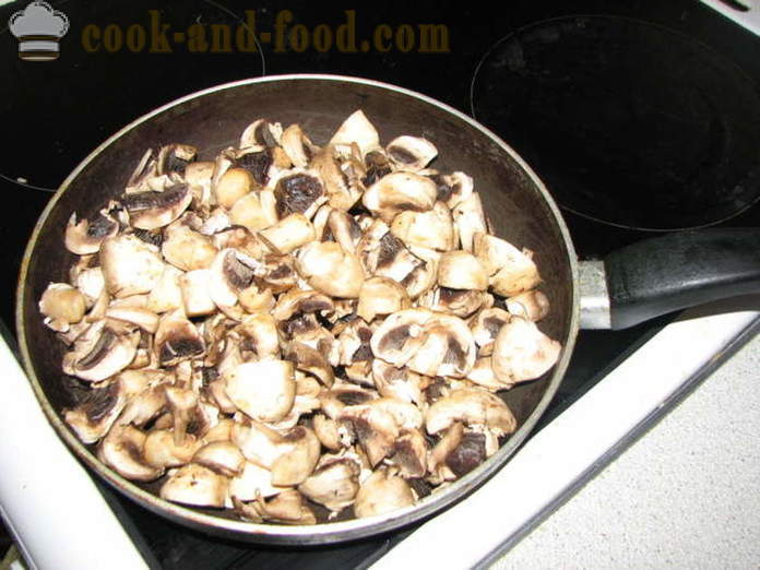 Cogumelos fritos com creme e cebola azedo - como cozinhar cogumelos fritos em uma frigideira, um passo a passo fotos de receitas