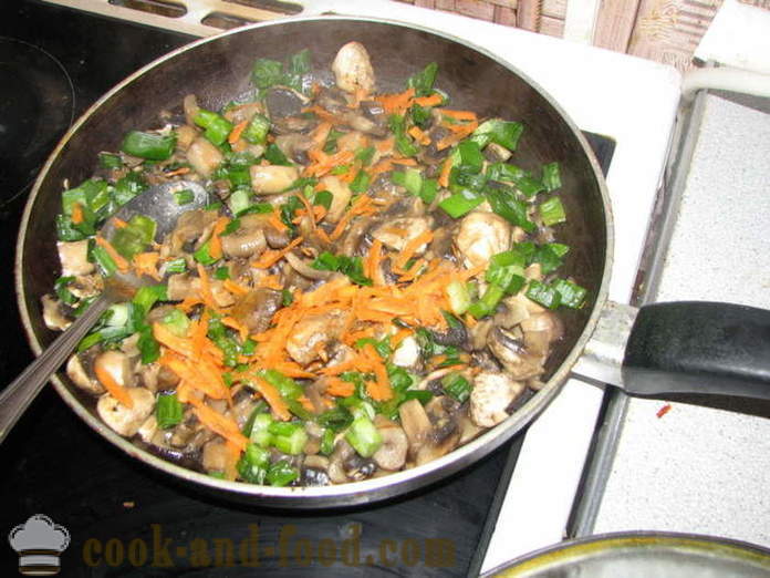 Cogumelos fritos com creme e cebola azedo - como cozinhar cogumelos fritos em uma frigideira, um passo a passo fotos de receitas
