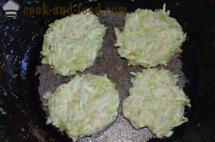 Fritos simples de abobrinha ou courgette - Como cozinhar bolinhos de abóbora, um passo a passo fotos de receitas