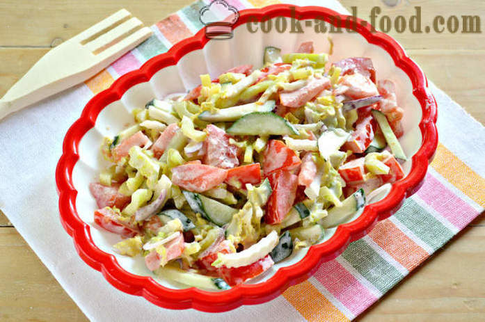 Salada deliciosa com couve chinesa e vegetais - como fazer uma salada de repolho chinês, tomates e pepinos, com um passo a passo fotos de receitas