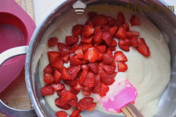 Bolos caseiros no iogurte com morangos - como cozinhar bolos em moldes de silicone, um passo a passo fotos de receitas