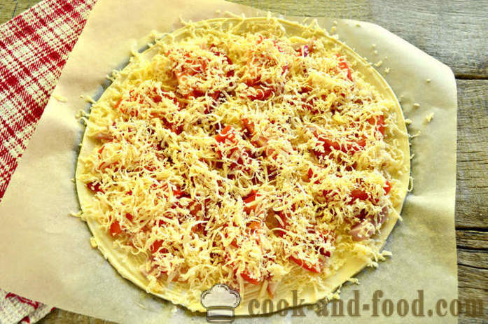 Pastelaria Pizza Puff Puff com bacon e pimenta - como preparar a pizza sem fermento da massa de pão, um passo a passo fotos de receitas