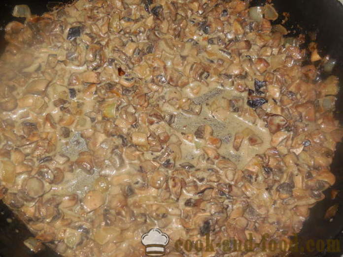 Cogumelos cozidos em molho de creme em uma panela - como cozinhar cogumelos em creme de leite, um passo a passo fotos de receitas