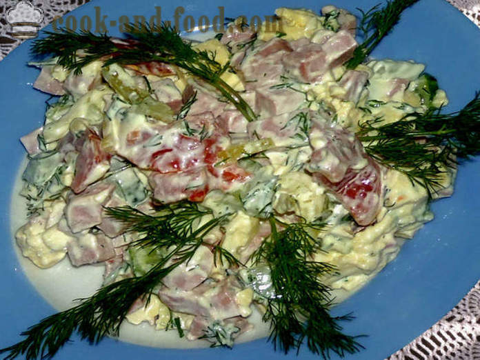 Salada com ovos mexidos e salsicha e creme de leite - Como preparar uma salada com uma omelete, um passo a passo fotos de receitas