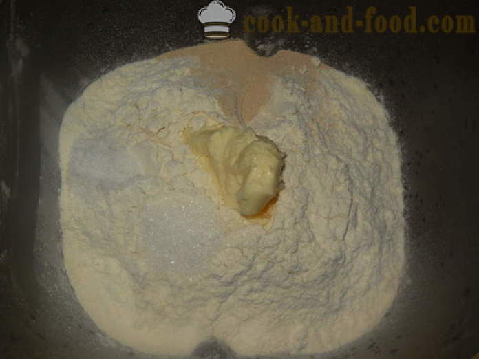 Uma receita simples de pão caseiro em marinada de tomate - como cozer pão na máquina de fazer pão em casa, passo a passo fotos de receitas