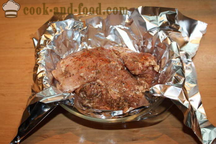 Carne de porco em folha, cozido no forno com molho de romã - a forma de assar carne de porco que foi suculentos, com um passo a passo fotos de receitas