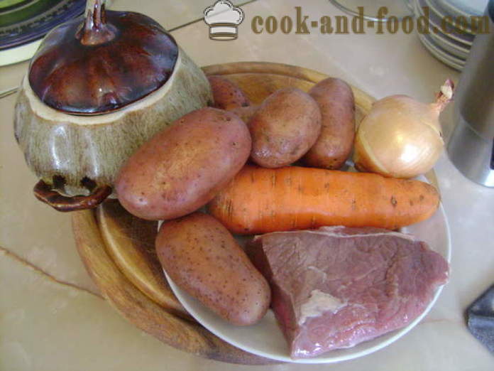 Carne assada com carne e batatas no forno - como cozinhar as batatas na panela com a carne, um passo a passo fotos de receitas