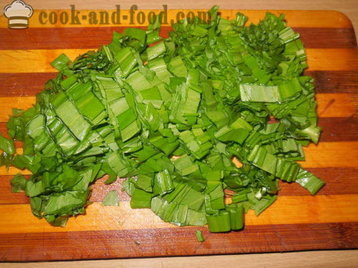 Salada da mola com alho selvagem com ovo, pepino e pimenta - como cozinhar corretamente salada de alho fresco, um passo a passo fotos de receitas
