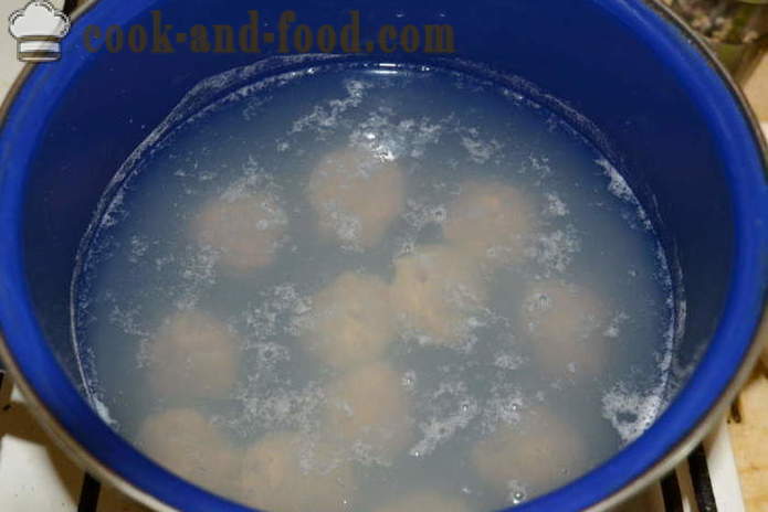 Sopa de batata com almôndegas congeladas e pepinos em conserva - como cozinhar sopa de batata com almôndegas, com um passo a passo fotos de receitas