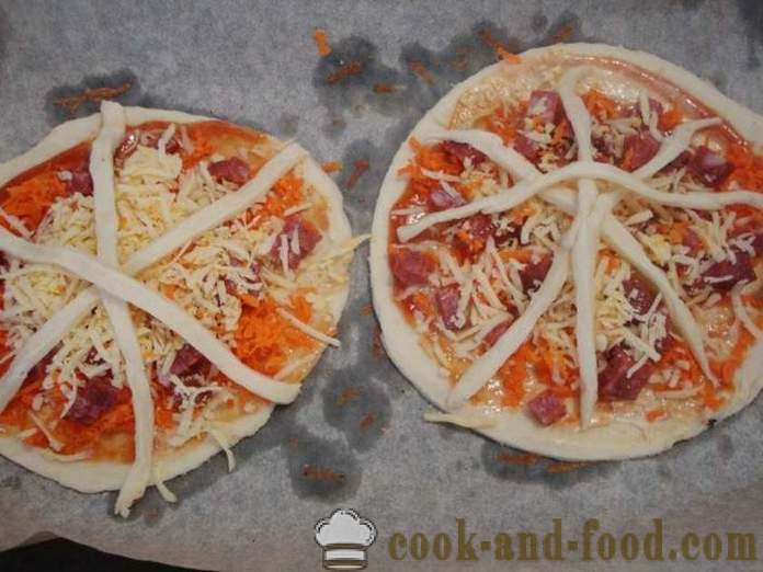 Mini pastry pizza folhada com salsicha e queijo - como fazer uma massa folhada mini-pizza, com um passo a passo fotos de receitas