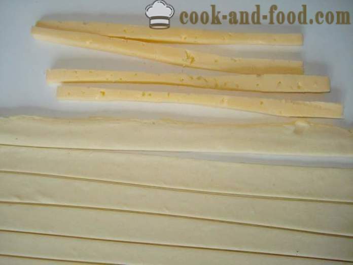 Queijo caseiro em varas de massa folhada para a cerveja - como cozinhar palitos de queijo em casa, passo a passo fotos de receitas