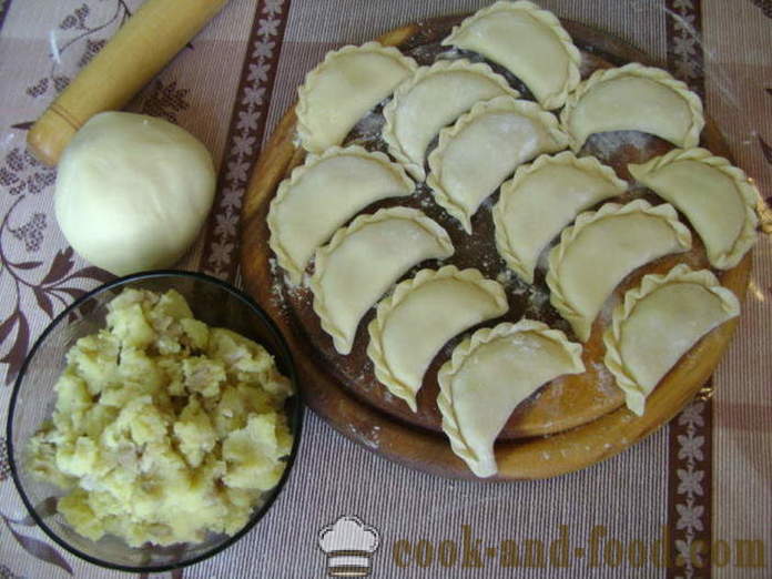 Bolinhos de massa sem carne com batatas e cogumelos - Como cozinhar bolinhos com batatas e cogumelos, um passo a passo fotos de receitas