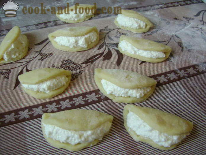 Sochniki com queijo de massa quebrada - como cozinhar sochniki com queijo em casa, passo a passo fotos de receitas