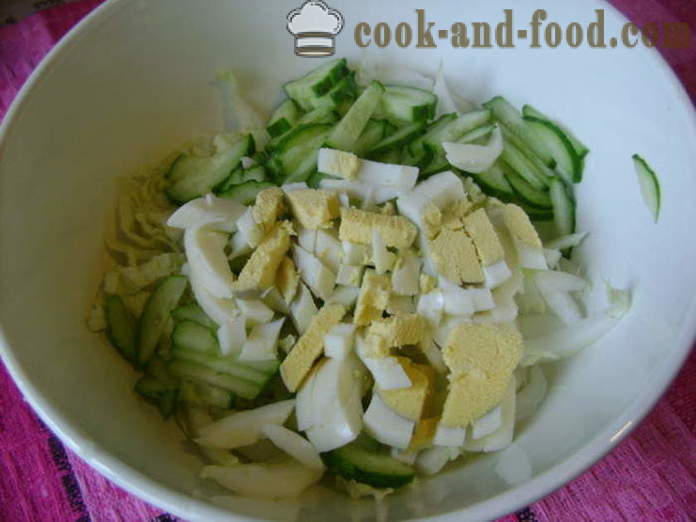 Salada com repolho chinês, pepino, ovo e cebola verde - como cozinhar uma deliciosa salada de repolho chinês, um passo a passo fotos de receitas
