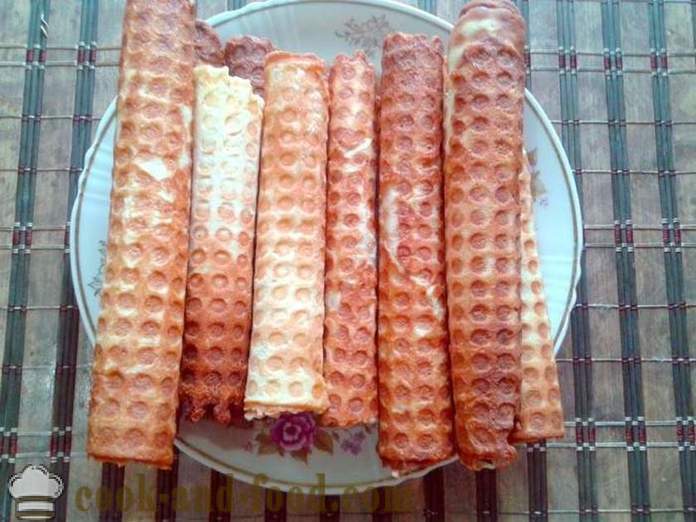 Rolos de wafer soviéticos em um ferro de waffle - como cozinhar rolos de wafer, um passo a passo receita