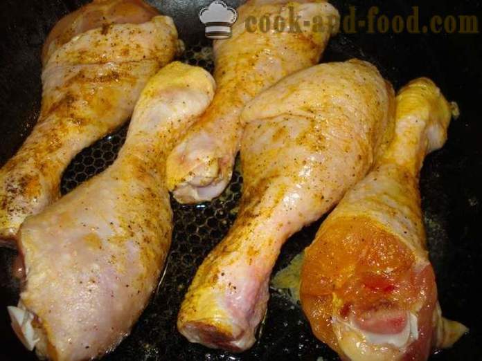 Pilão de galinha em molho de soja - delicioso para cozinhar coxinhas de frango em uma frigideira, um passo a passo fotos de receitas