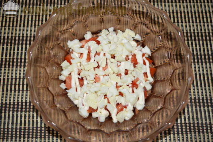 Salada com varas de caranguejo, tomates, queijo e ovos - como cozinhar uma deliciosa salada de caranguejo varas, um passo a passo fotos de receitas