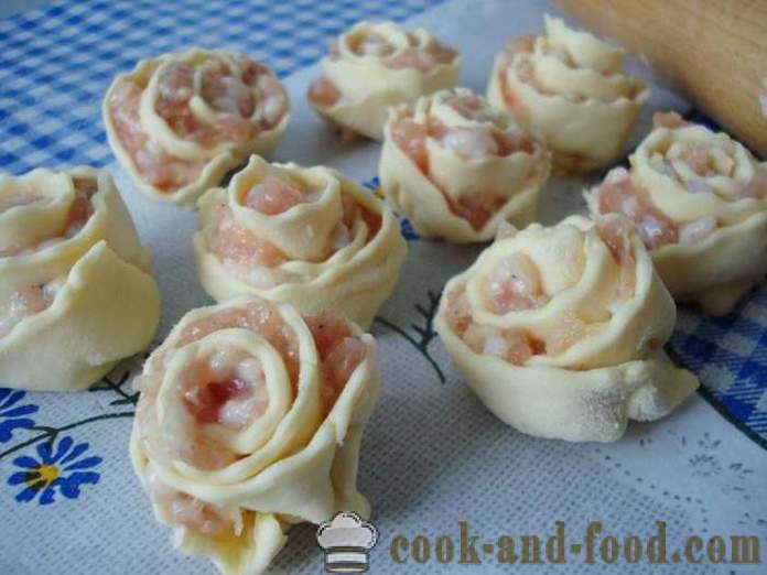 Rosas do pastelaria acabado folhada com carne picada - como fazer massa folhada com carne picada no forno, com fotos passo a passo receita