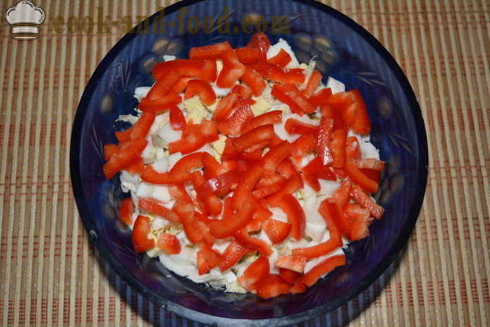 Salada de repolho chinês com chouriço, pimentas e milho enlatado - como preparar uma salada de couve chinesa com milho e salsicha, um passo a passo fotos de receitas
