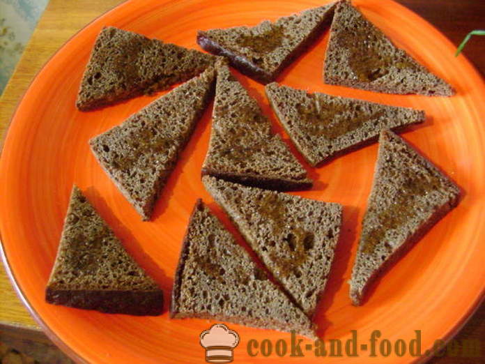 Sanduíches simples com arenque no pão de centeio - como fazer sanduíches com arenque, um passo a passo fotos de receitas